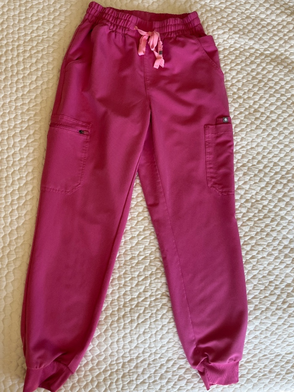 FIGS Women’s F-ing Pink Limited Edition Uman Scrub Pants 💗